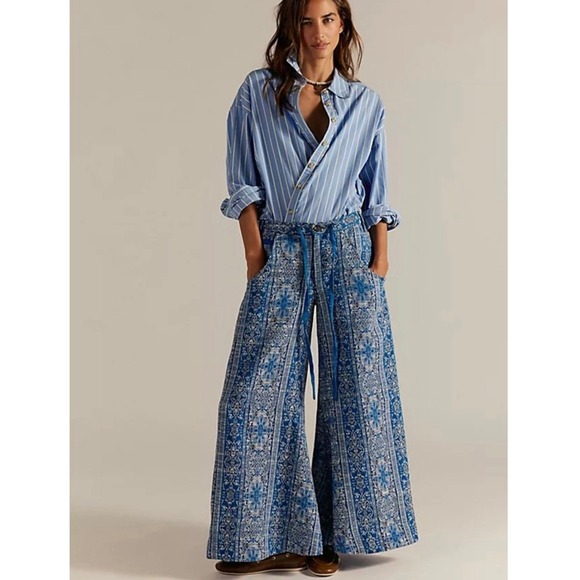 Free People Pants - Free People Blue Medallion Stripe Wide Leg Boho Pants‎ Linen Blend Size 0